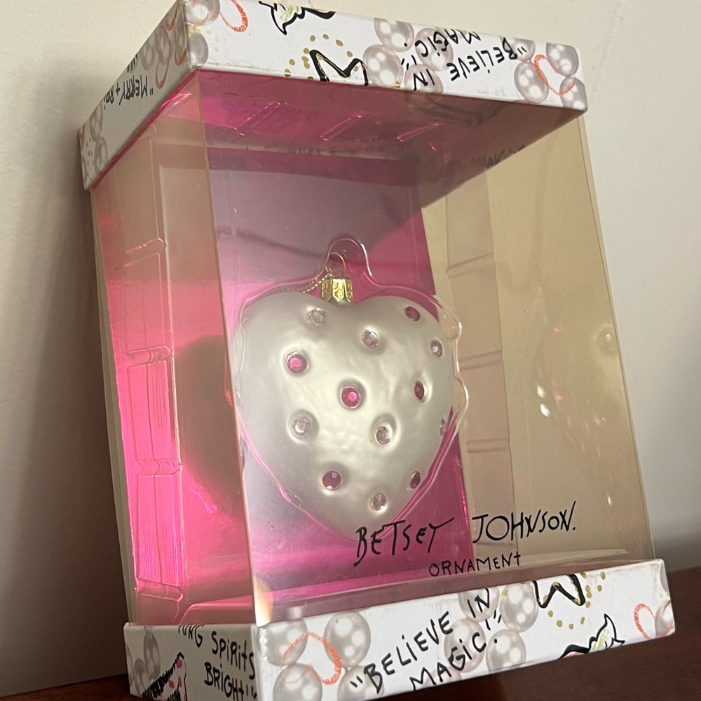 Betsey Johnson beaded heart Christmas or Valentine’s Day ornament white & pink - Picture 5 of 13
